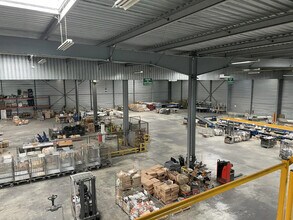 Light Industrial in Villeparisis to rent Building Photo- Image 2 of 7