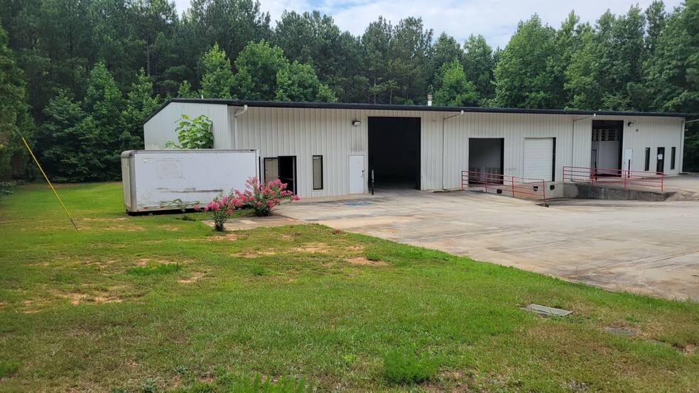 1085 Parkway Industrial Park Dr, Buford, GA for rent - Building Photo - Image 1 of 8