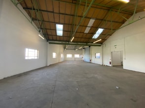 Holmer Rd, Hereford to rent Interior Photo- Image 1 of 7