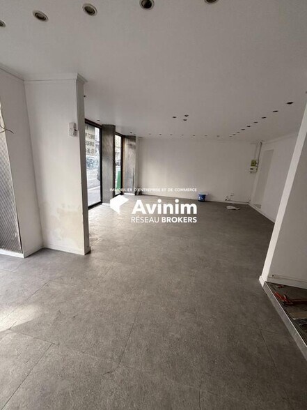 Retail in Paris to rent - Interior Photo - Image 1 of 3
