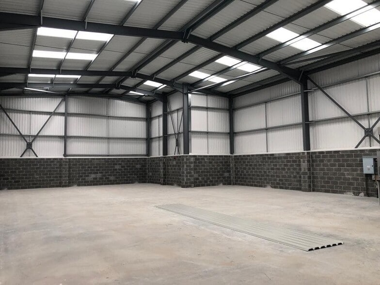 13 Great North Way, York to rent - Building Photo - Image 2 of 3