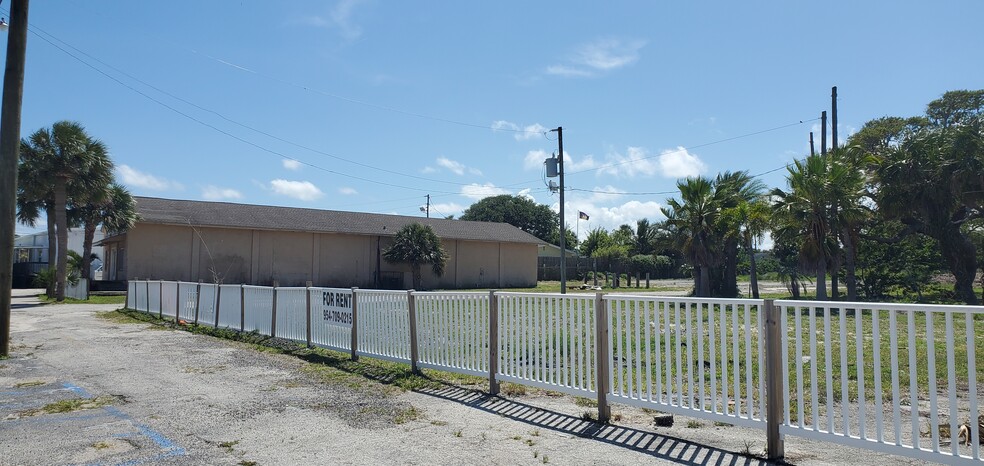 5152-5160 Dixie Hwy NE, Palm Bay, FL for rent - Building Photo - Image 2 of 14