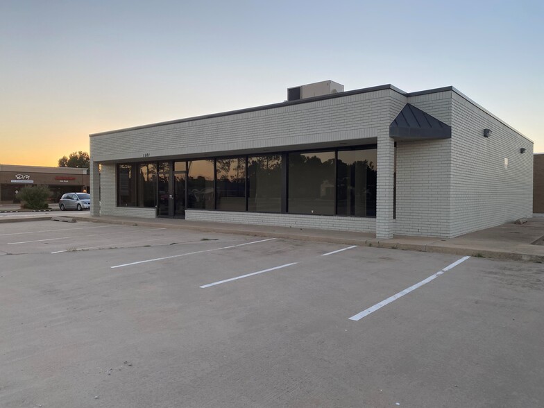 1101 W 15th St, Edmond, OK for rent - Building Photo - Image 1 of 5