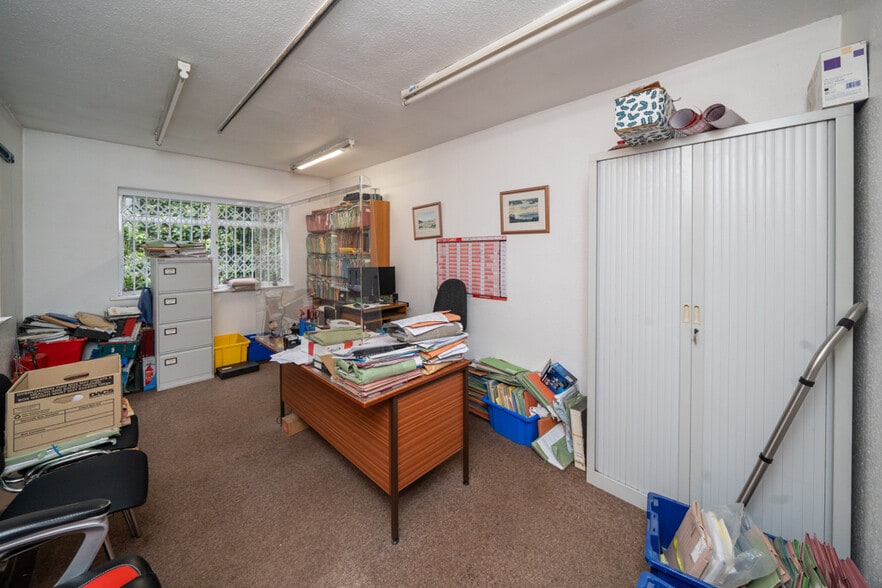 4 Louise St, Dudley for sale - Interior Photo - Image 2 of 9