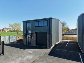 Boundary Ln, Lincoln to rent Building Photo- Image 1 of 8