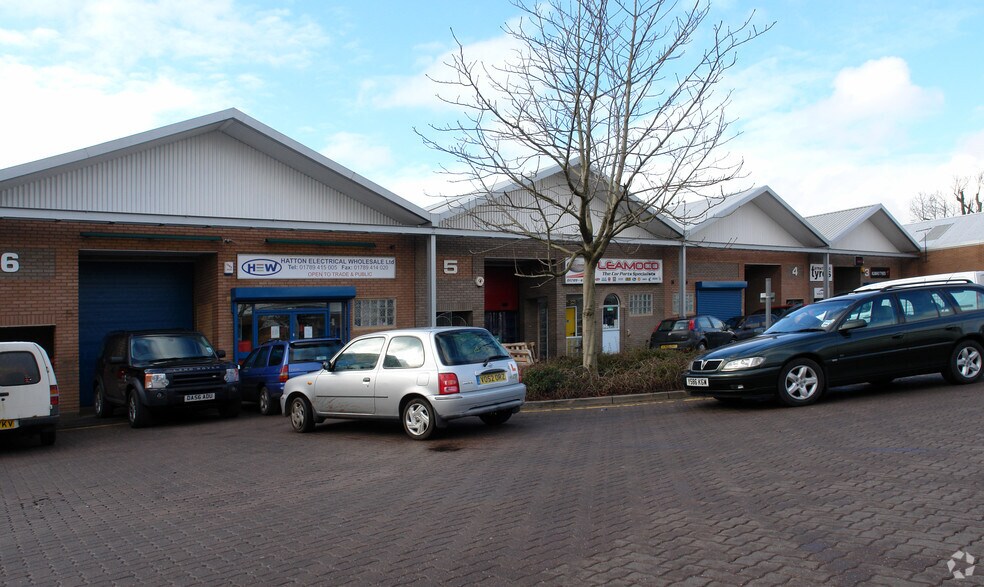 Avenue Farm, Stratford Upon Avon CV37 0HT UK