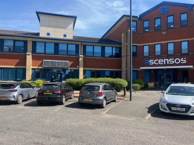 5 North Ave, Clydebank to rent - Building Photo - Image 3 of 3