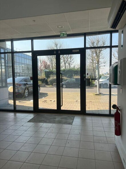 385 Rue De La Belle Etoile, Roissy-en-France to rent - Lobby - Image 2 of 30