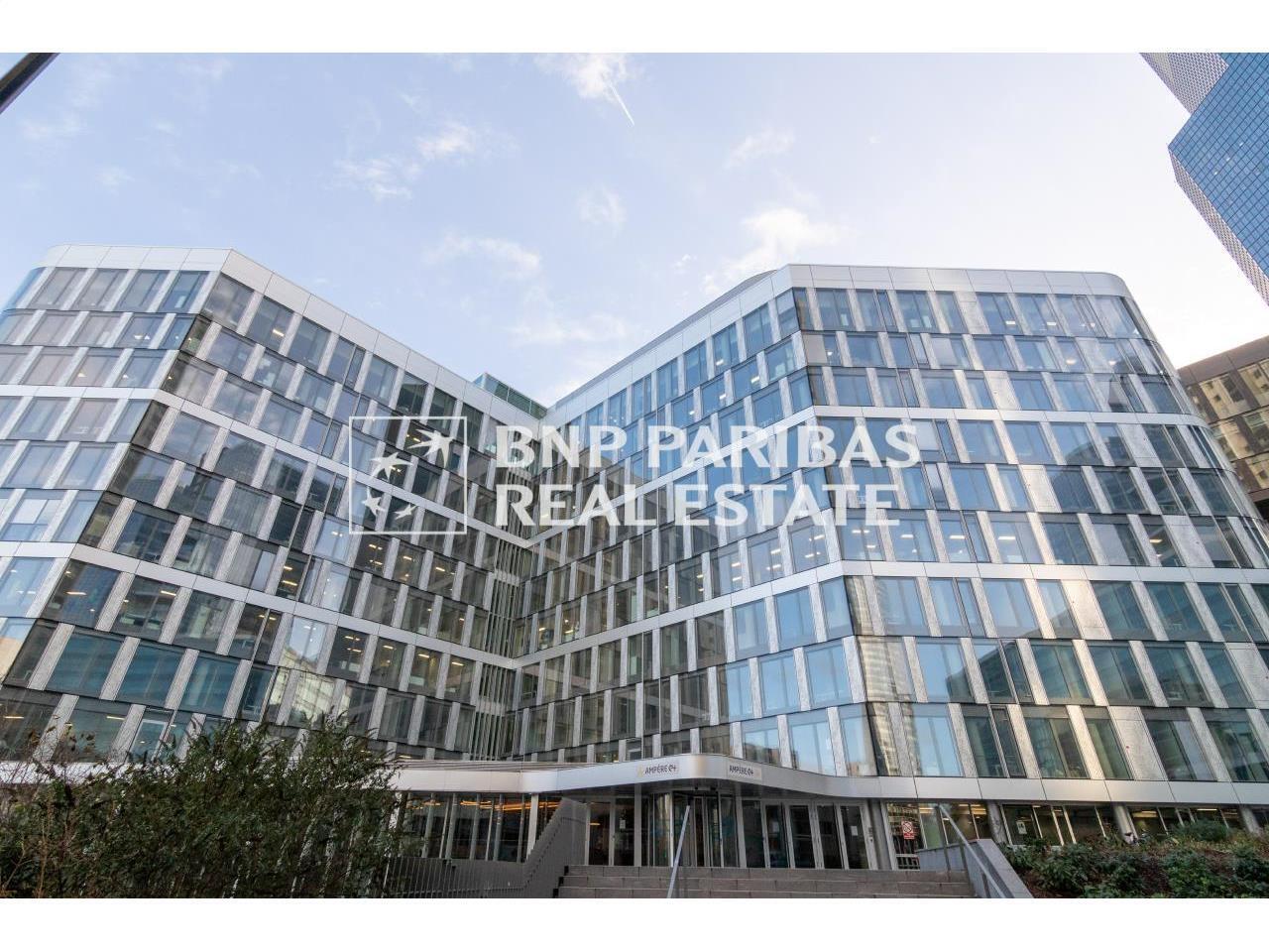Office in Courbevoie to rent Building Photo- Image 1 of 18