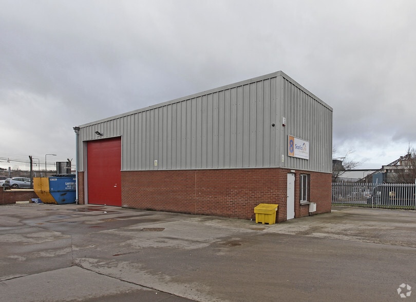 Firth Rd, Livingston to rent - Primary Photo - Image 1 of 2