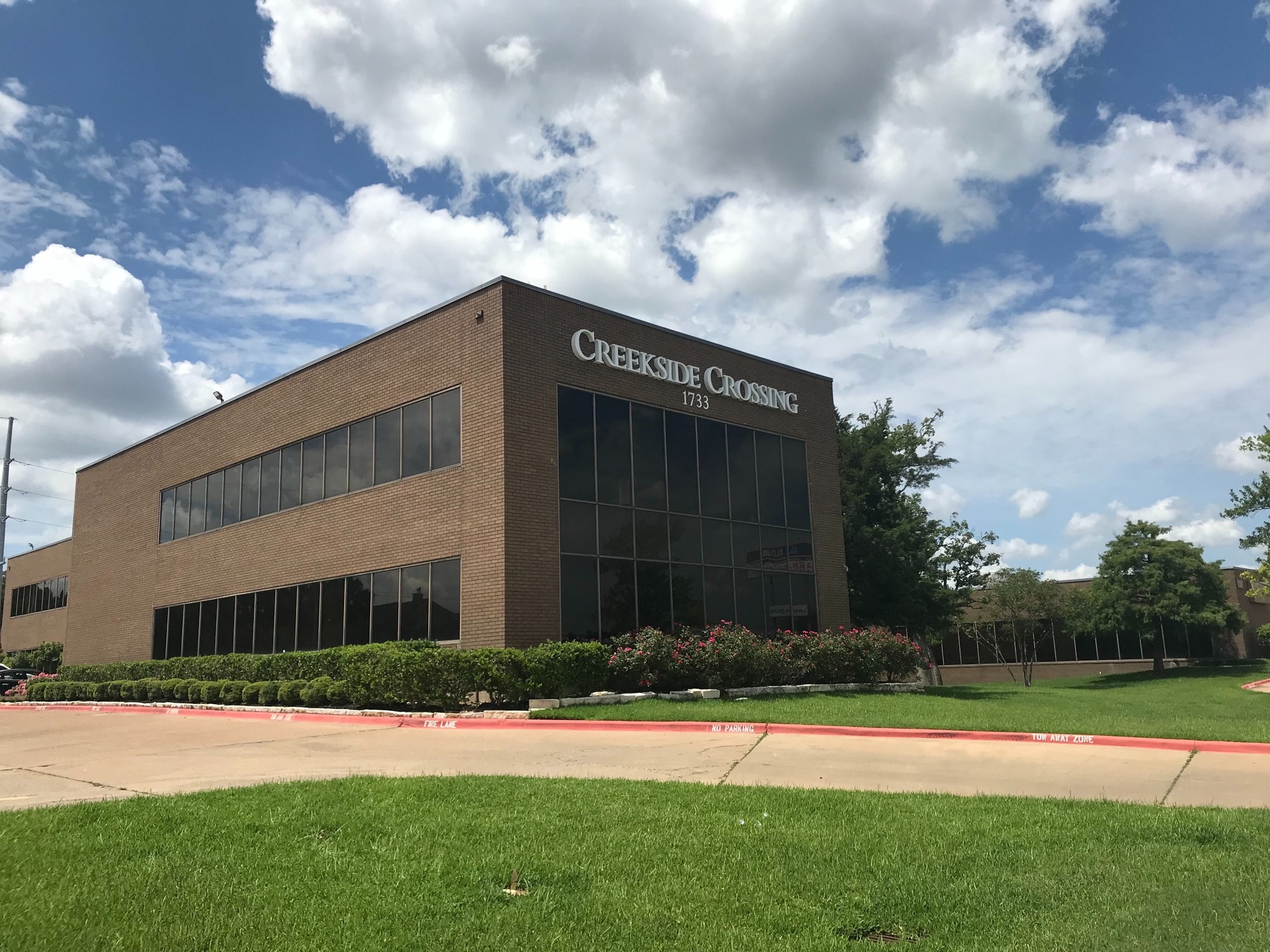 1733 Briarcrest Dr, Bryan, TX to rent Primary Photo- Image 1 of 14