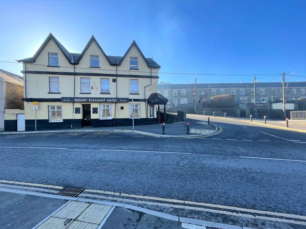 238 Mountain Ash, Penrhiwceiber for sale Primary Photo- Image 1 of 8