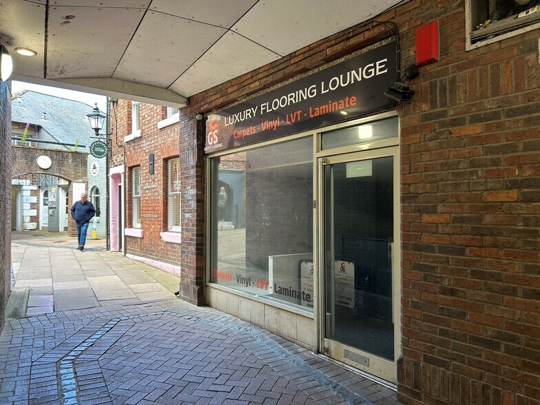 2 Rosemary Ln, Carlisle for sale - Building Photo - Image 1 of 1