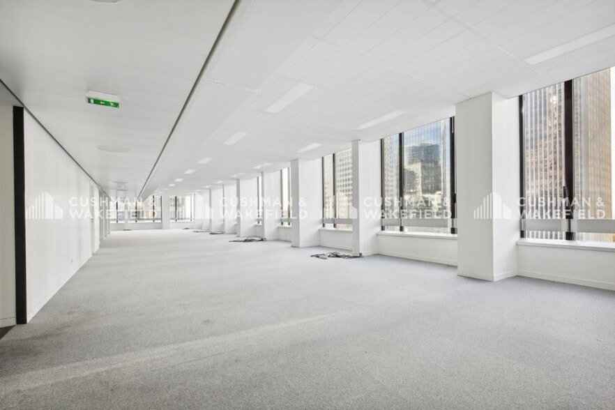 Office in Courbevoie to rent - Interior Photo - Image 3 of 8