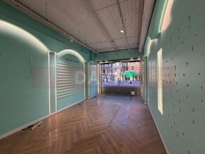 Retail in Barcelona, Barcelona to rent Interior Photo- Image 1 of 6