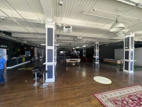 1000 Broadway Blvd, Kansas City, MO to rent Building Photo- Image 2 of 4