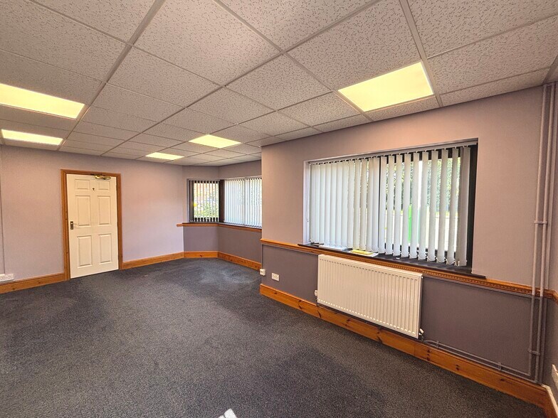 56 Radcliffe Rd, West Bridgford for sale - Building Photo - Image 3 of 11
