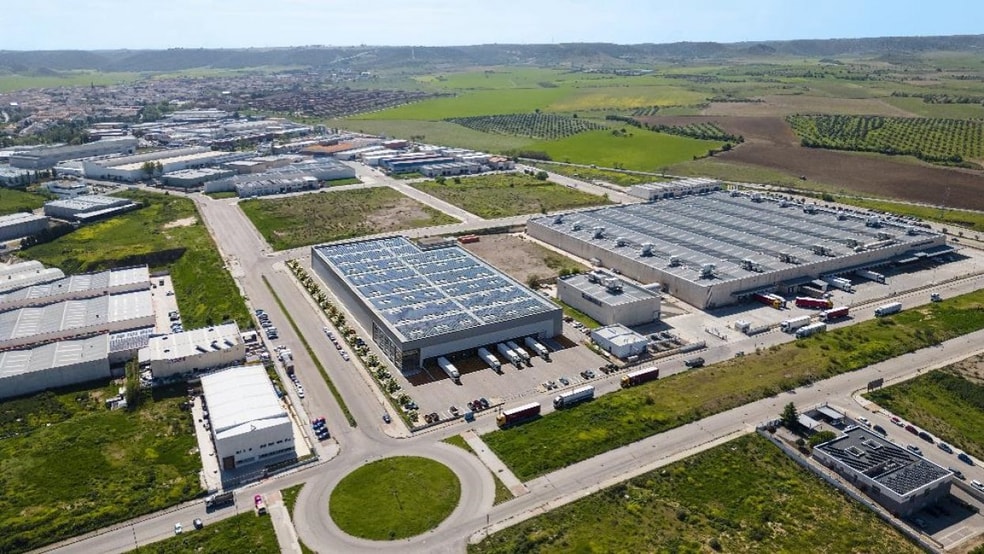 Calle Burdeos, 2, Torres de la Alameda, Madrid to rent - Building Photo - Image 2 of 3