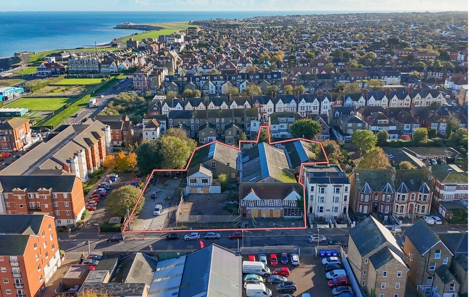 2-12 Harold Rd, Margate for sale - Primary Photo - Image 1 of 1
