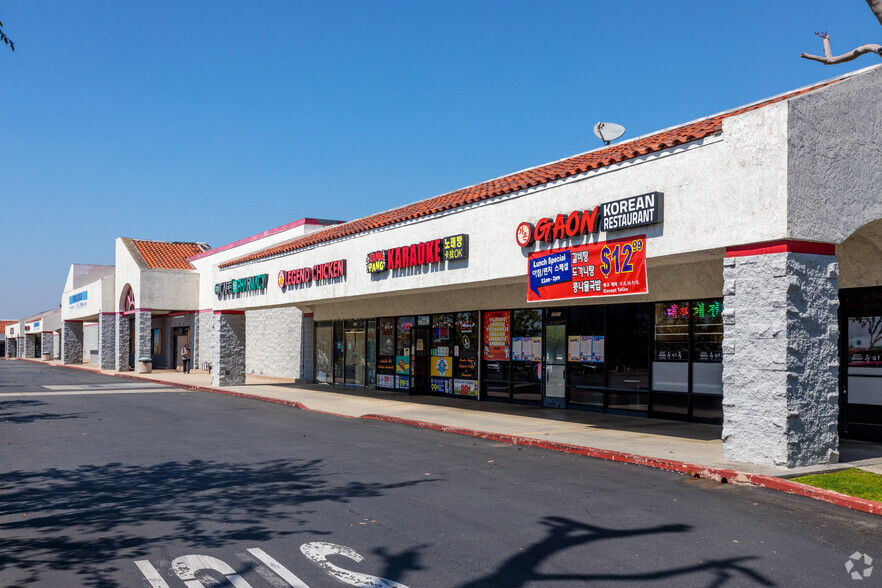 12521-12573 Carson St, Hawaiian Gardens, CA for rent - Building Photo - Image 1 of 9