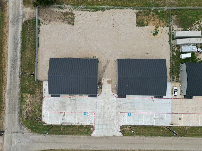 2036 Seaborn Rd, Ponder, TX to rent - Building Photo - Image 2 of 7