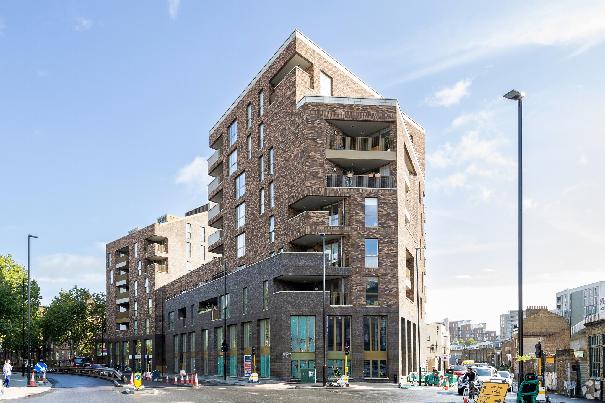 Creekside, London to rent Primary Photo- Image 1 of 3