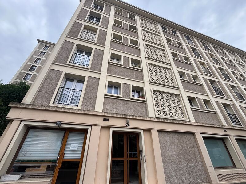 Office in Pantin to rent Building Photo- Image 1 of 11