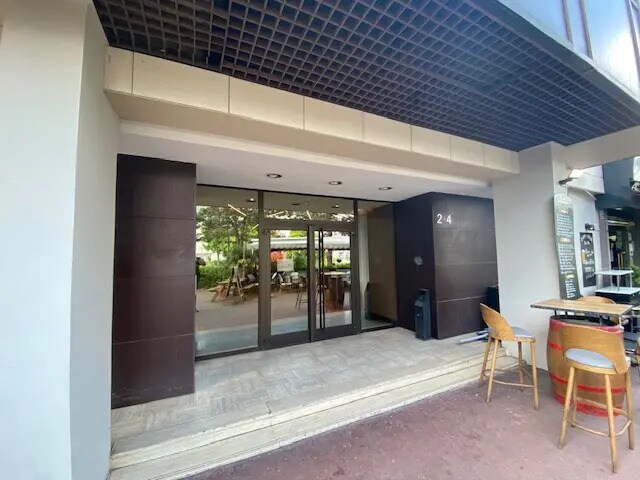 Office in Saint-Gratien to rent Building Photo- Image 1 of 7