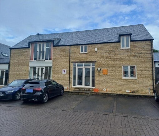 29 Steadfold Ln, Stamford to rent - Primary Photo - Image 1 of 1
