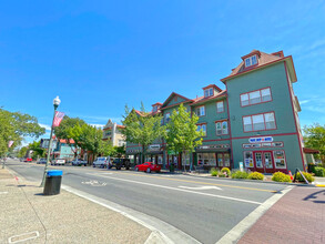 212-220 Windsor River Rd, Windsor, CA for rent Building Photo- Image 1 of 5