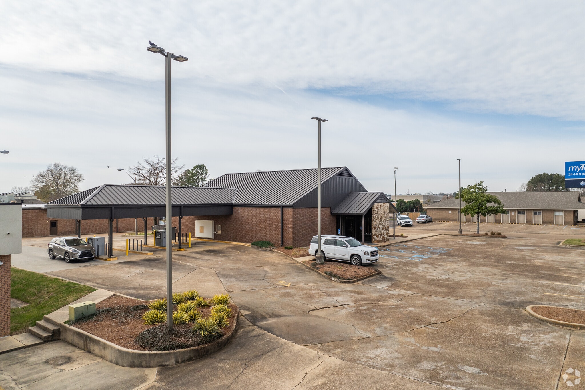 101 Office Park Dr, Brandon, MS to rent Primary Photo- Image 1 of 17