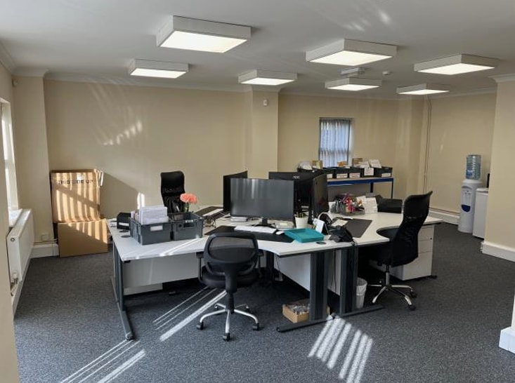 Wareham Rd, Lytchett Matravers to rent Interior Photo- Image 1 of 2