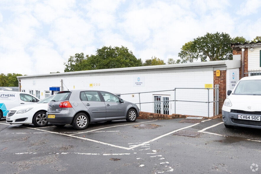 Haywood Way, Hastings to rent - Building Photo - Image 2 of 2