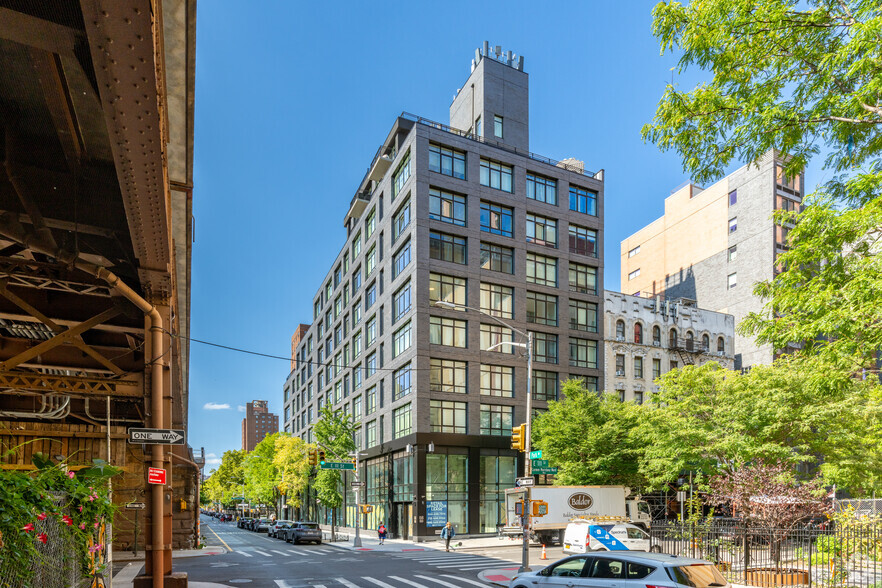 1516 Park Ave, New York, NY for rent - Primary Photo - Image 1 of 7