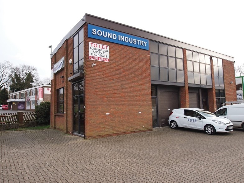 Redkiln Way, Horsham for sale - Primary Photo - Image 1 of 1