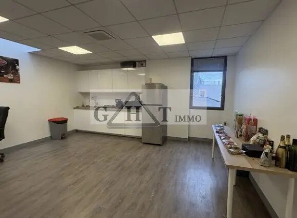 Office in Gennevilliers to rent - Interior Photo - Image 3 of 6
