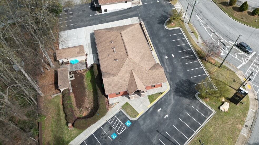 3288 Chamblee Tucker Rd, Atlanta, GA for sale - Building Photo - Image 1 of 1