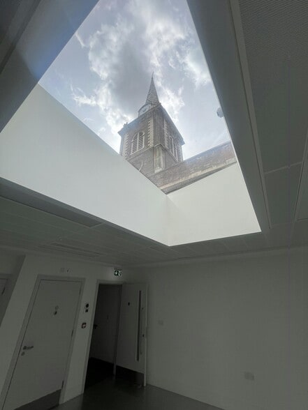 St. Botolph Row, London to rent - Building Photo - Image 3 of 4