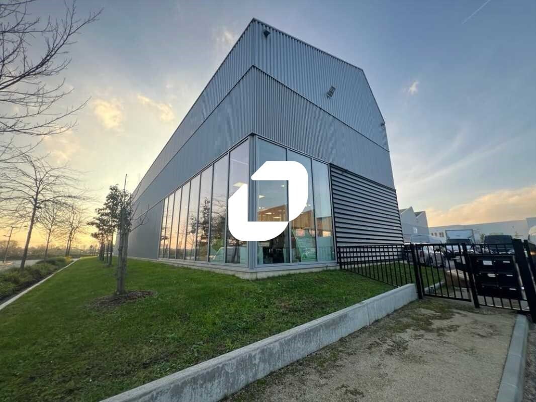 Light Industrial in Massy for sale Building Photo- Image 1 of 17