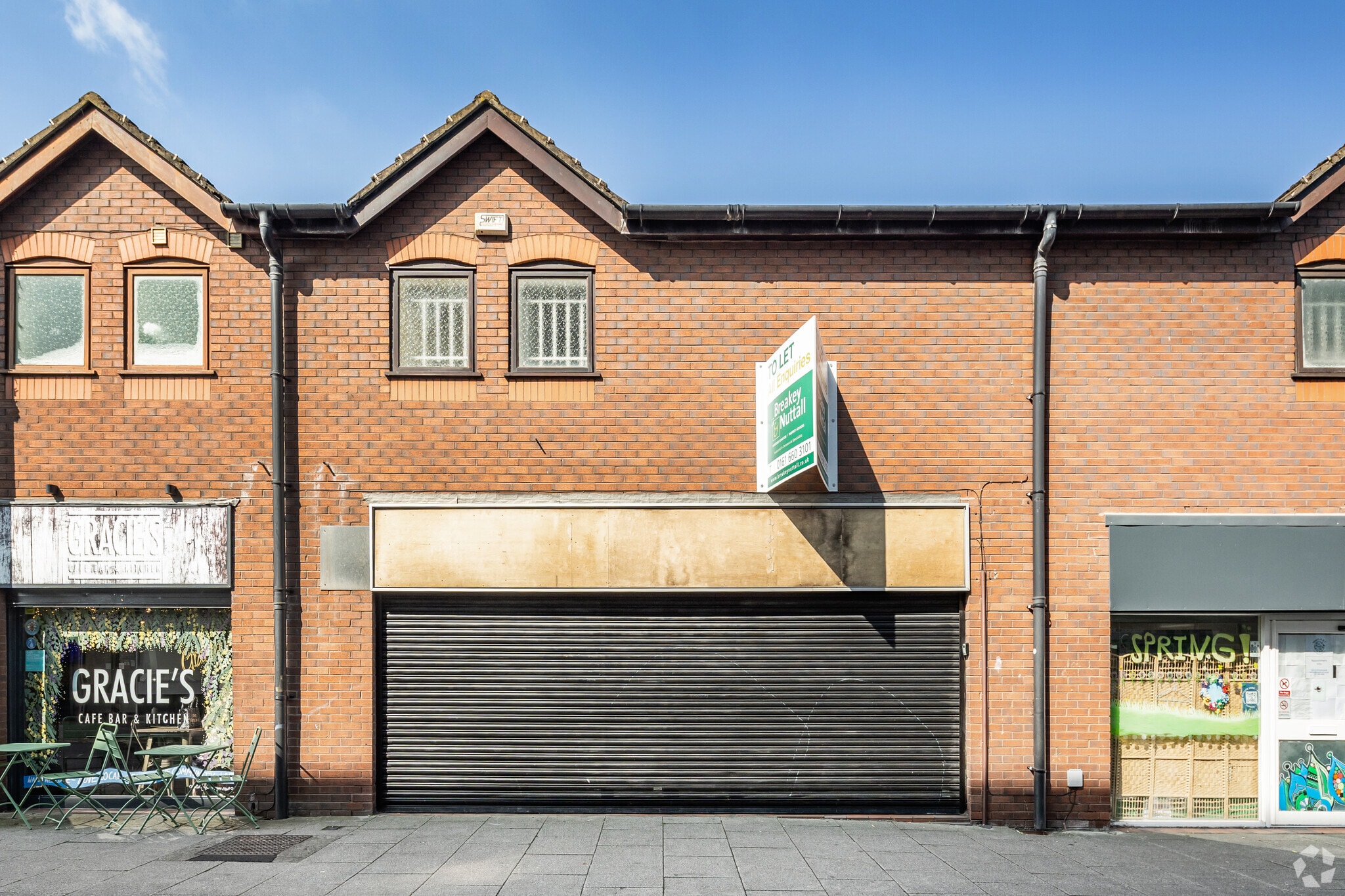 15 Clarendon St, Hyde to rent Building Photo- Image 1 of 6