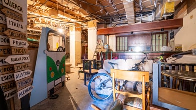 Retail in Cuenca, Cuenca to rent Interior Photo- Image 2 of 6