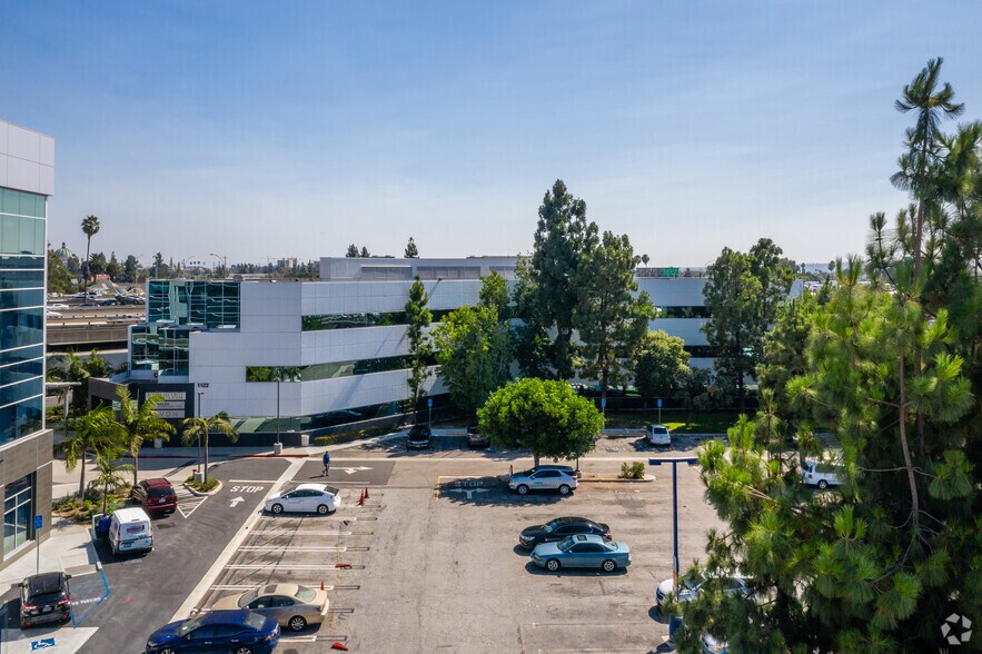 1122 W Washington Blvd, Los Angeles, CA for rent - Building Photo - Image 1 of 9