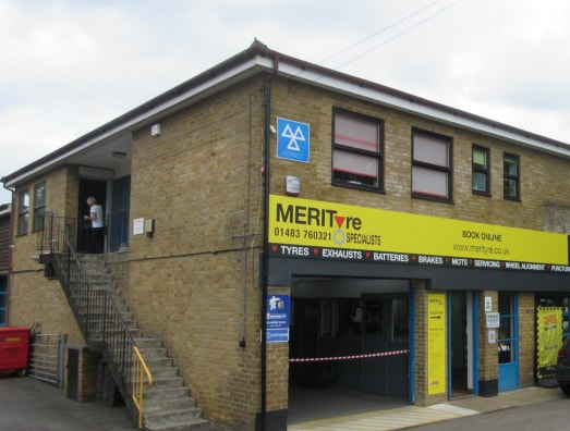 More details for 10-10B Robin Hood Rd, Woking - Retail to Rent