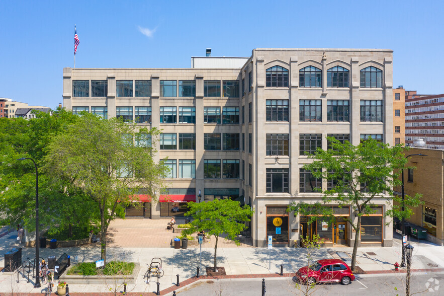 630 Davis St, Evanston, IL for rent - Building Photo - Image 1 of 5