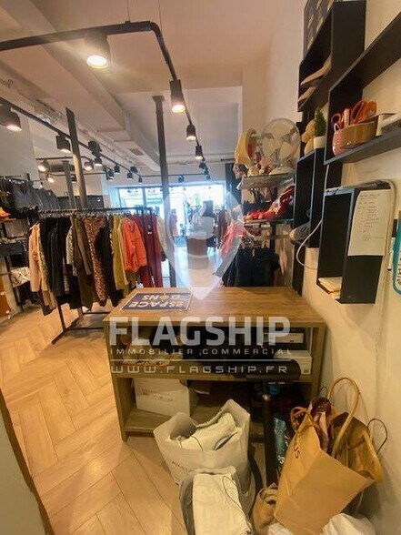Retail in Paris to rent - Interior Photo - Image 3 of 9