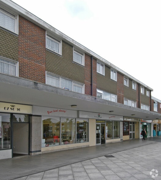 2-15 Adastral Sq, Poole for sale - Primary Photo - Image 1 of 1