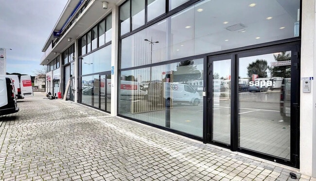 Location Commerce 1 150 m²