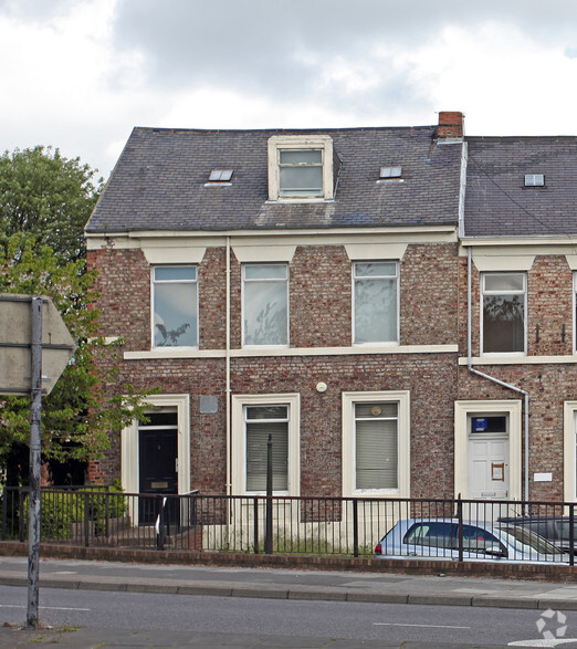 5 Regent Ter, Gateshead for rent - Primary Photo - Image 1 of 2