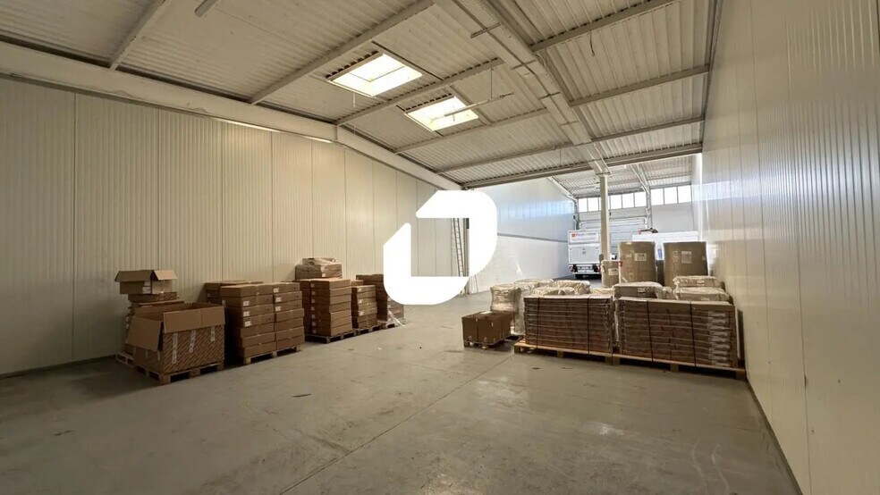 15 Rue Des Frères Eberts, Strasbourg to rent - Interior Photo - Image 3 of 9