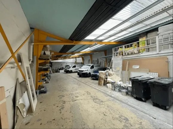 Location Local d'activités 260 m²